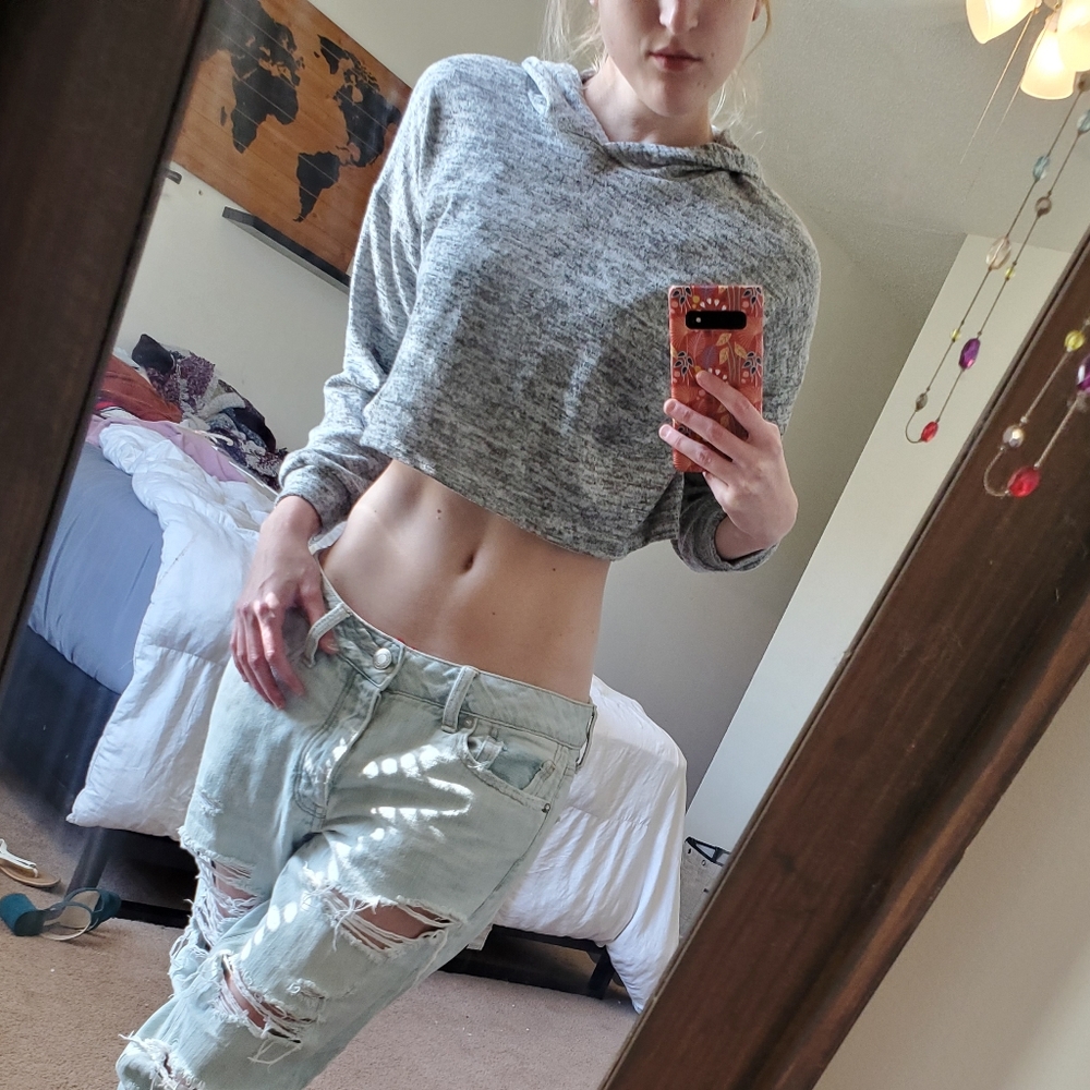 Cropped gray hoodie